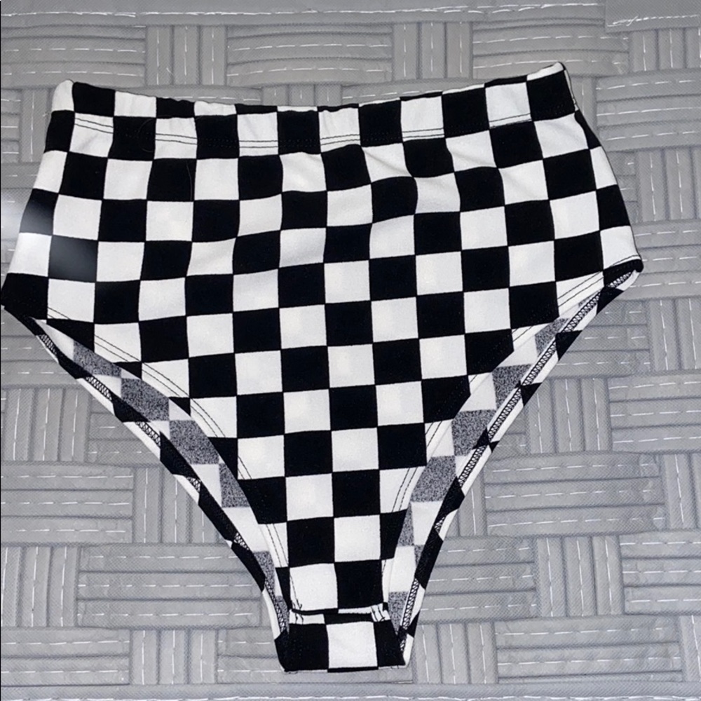 High waisted checkered bottoms
